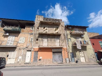 Foto Casa indipendente in Via Agrigento 123, Favara di 120 m² con 5 locali