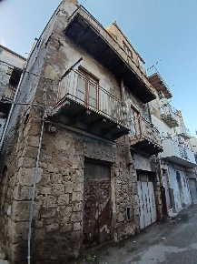 Foto Casa indipendente in Cortile Corto 4, Favara di 350 m² con 10 locali