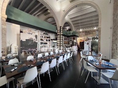 Foto Attività commerciale in Via delle Sirene, Pozzallo di 300 m²