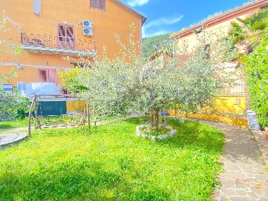 Foto Appartamento a Forino Centro di 100 m² con 4 locali in vendita