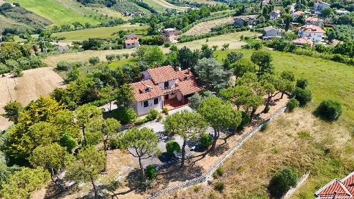 Foto Villa unifamiliare in Contrada Colle Sant'Angelo 18, Monteprandone