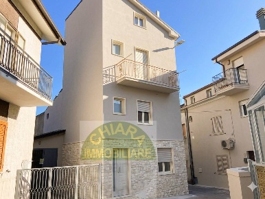 Foto Casa indipendente in Via Sabauda, Cupello Centro di 85 m² con 4 locali