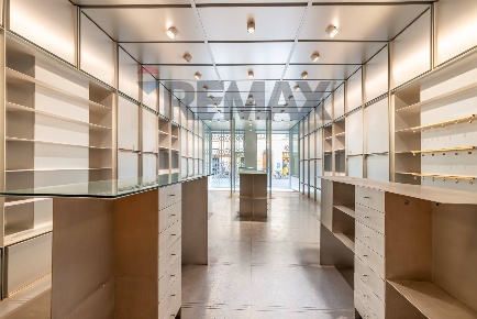Foto Negozio in Corso Italia 127, San Giovanni Valdarno di 132 m²