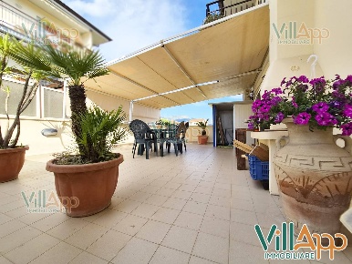 Foto Appartamento in Via Belgio 23, Fondi Centro di 95 m² con 5 locali