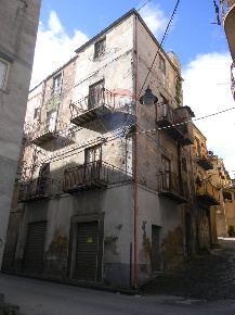 Foto Casa indipendente in Vicolo Vita 8, Favara di 330 m² con 10 locali