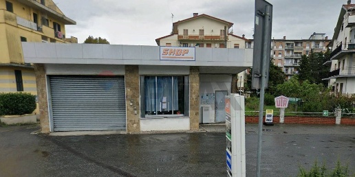 Foto Locale commerciale a Vezzano Ligure Centro di 60 m² con 2 locali
