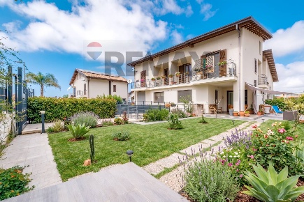 Foto Villa unifamiliare in Via Faraona 10, Villabate di 176 m² con 7 locali
