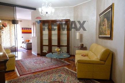 Foto Appartamento in Viale Aldo Moro 199, Favara di 140 m² con 7 locali