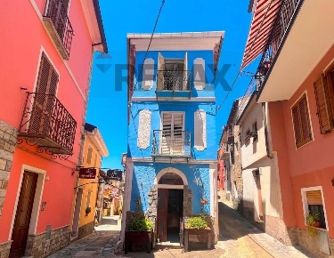 Foto Casa indipendente in Eleonora d'Arborea 16, Tonara Centro di 156 m²