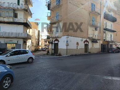 Foto Negozio in Granciara, Porto Empedocle Centro di 100 m² con 2 locali
