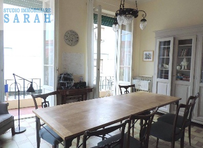 Foto Appartamento in Piazza Shelley, Viareggio di 140 m² con 7 locali