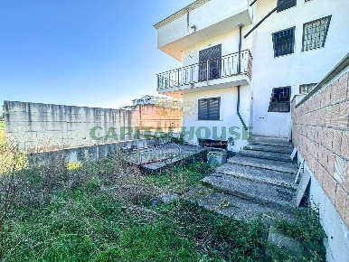 Foto Villa a schiera in ZONA CENTRALE, San Tammaro di 160 m² con 5 locali