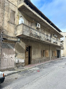 Foto Appartamento in Via Bari 62, Favara di 121 m² con 3 locali in vendita