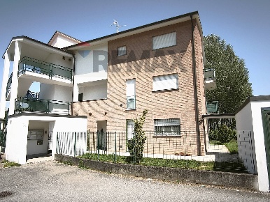 Foto Appartamento in Via Biagi 10, San Martino Siccomario di 110 m²