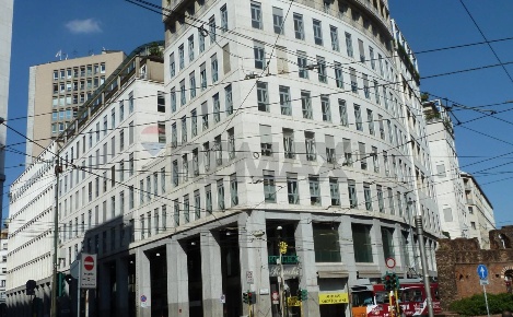 Foto Ufficio in Via Maurizio Gonzaga 5, Milano Duomo di 57 m² con 2 locali