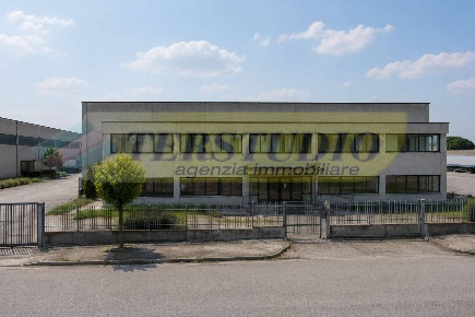 Foto Capannone industriale in Viale dell'Industria snc, Osnago Canova