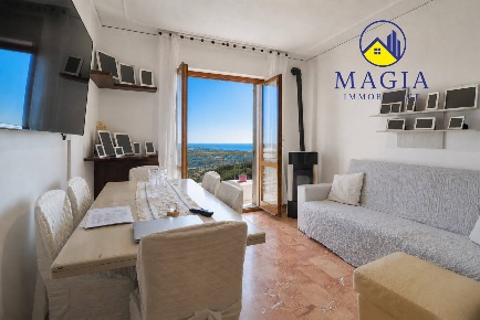 Foto Appartamento a Acquaviva Picena di 111 m² con 5 locali in vendita