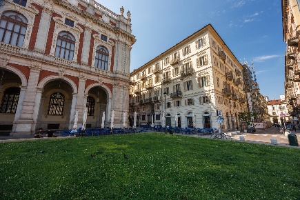 Foto Appartamento in Via Carlo Alberto, Torino Via Roma di 177 m²