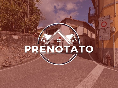 Foto Casa indipendente a Gazzada Schianno Centro di 146 m² con 6 locali