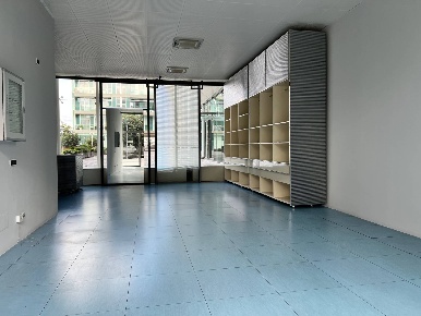 Foto Locale commerciale a Savona Centro Storico di 79 m² con 1 locali
