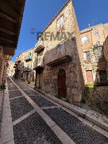Foto Casa indipendente in VIA GIAMBATTISTA BONFANTE 23-25-27, Mussomeli
