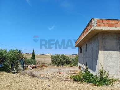 Foto Rustico in Via Enrico La Loggia, Agrigento di 200 m² con 2 locali
