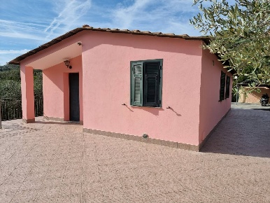 Foto Villa unifamiliare in Via Fanny Roncati Carli, Imperia Oneglia