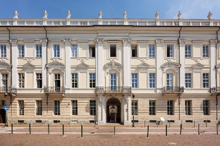 Foto Appartamento in Via Des Ambrois, Torino Via della Rocca di 139 m²