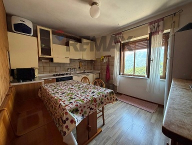Foto Appartamento in Contrada Zulpi 24, Recoaro Terme di 81 m² con 4 locali