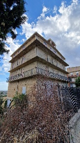 Foto Casa indipendente a Favara di 680 m² con 15 locali in vendita