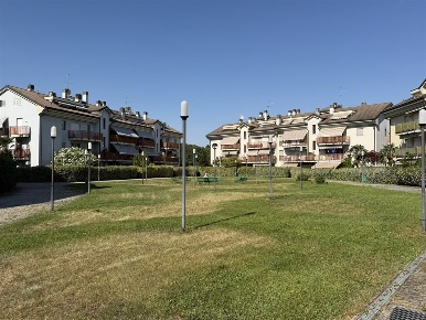 Foto Appartamento in via milano, Vittuone di 100 m² con 3 locali in vendita