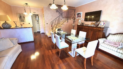 Foto Villa a schiera in VIA DELLE BEGONIE, Ascoli Piceno di 180 m²