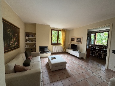 Foto Villa bifamiliare a Rubiera Centro Storico di 210 m² con 6 locali