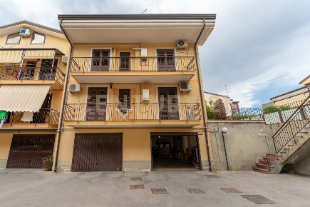 Foto Villa unifamiliare in Via Emanuela Setticarraro 59, Belpasso di 139 m²