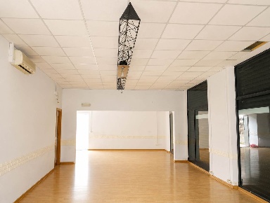 Foto Negozio in Via del Raggio Vecchio 4/6/8, Terni Brin di 190 m²