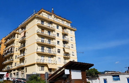 Foto Appartamento in via Stefano Passaro  19, Salerno di 93 m² con 3 locali