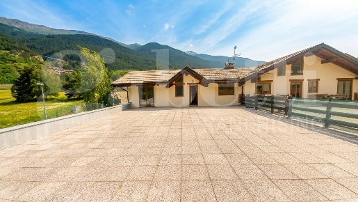 Foto Appartamento in Corso Frejus 61, Oulx di 75 m² con 3 locali in vendita