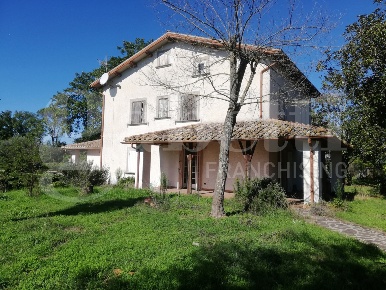 Foto Villa unifamiliare in Strada vicinale Corteccoli snc, Gallese