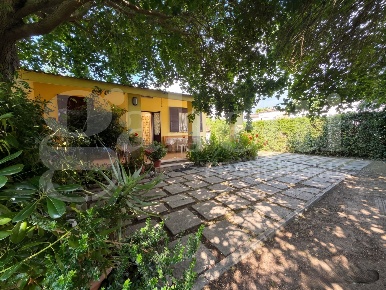 Foto Villa bifamiliare in Via Montecristo 44, Latina Latina Lido di 80 m²