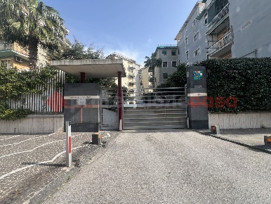 Foto Box in Via Cristoforo Colombo 68, Portici di 17 m² con 1 locali