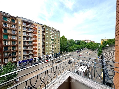 Foto Appartamento in Viale Carlo Troya 5, Milano Piazza Napoli con 3 locali