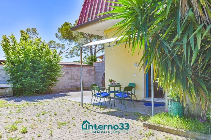 Foto Case semi ndipendenti in Via Forano 17, Ameglia di 75 m² con 2 locali