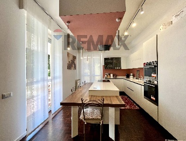 Foto Appartamento in Via Sanvito Silvestro 66, Varese Masnago di 133 m²