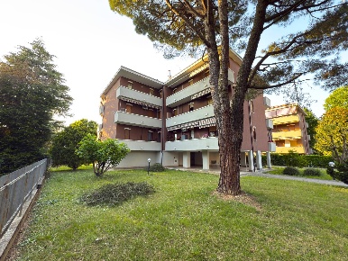 Foto Appartamento in via San Gregorio 43, Arcore Centro di 120 m²
