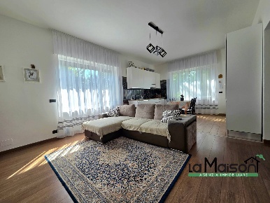 Foto Appartamento in via del canale 23, Ivrea di 200 m² con 4 locali