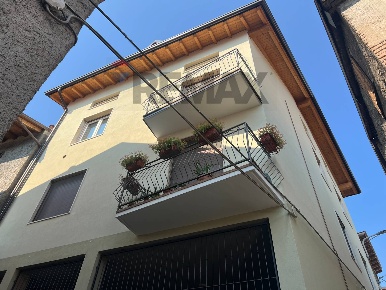 Foto Case semi ndipendenti in via Chiesa 3, Costa Volpino Centro di 195 m²