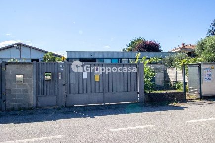 Foto Capannone industriale in Via Alessandrini 16, Magenta Centro di 340 m²