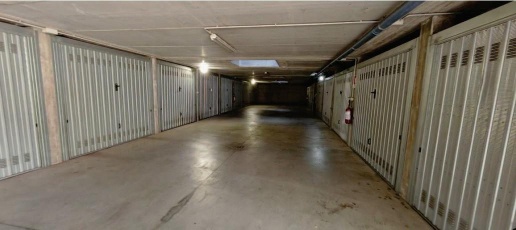 Foto Box a Settimo Milanese Centro di 47 m² con 1 locali in vendita