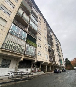 Foto Appartamento a Torino Le Vallette di 100 m² con 4 locali in vendita