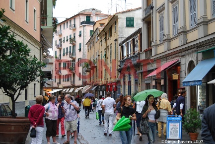 Foto Locale commerciale a La Spezia Centro Storico di 115 m² con 3 locali
